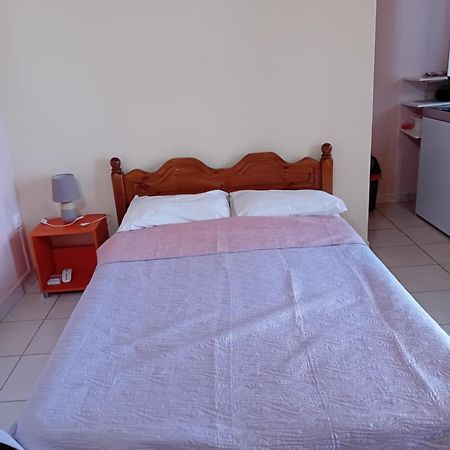 Valta'S Room 2 Palairos Ngoại thất bức ảnh